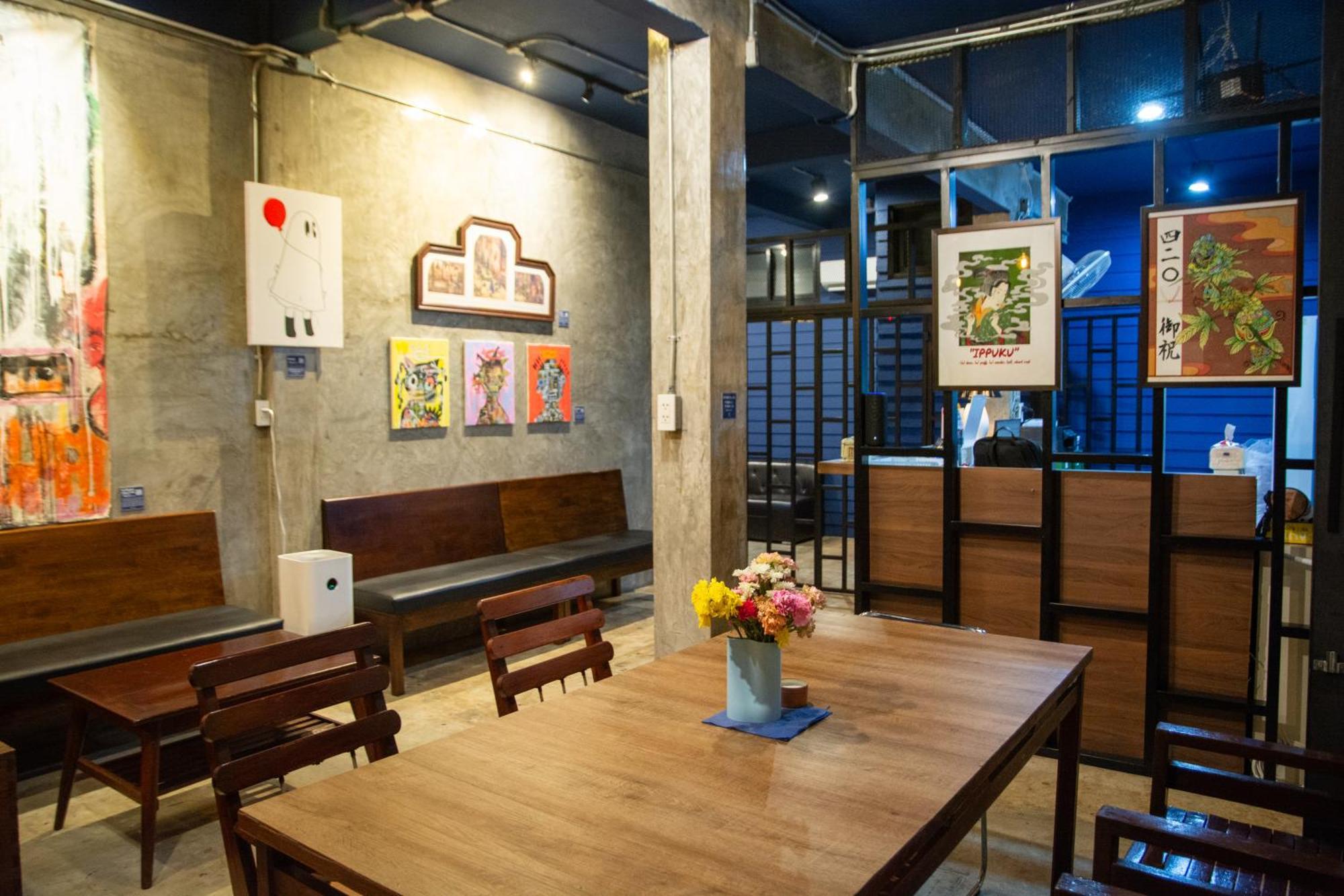 Area81 Hideout Hostel Bangkok Exterior foto